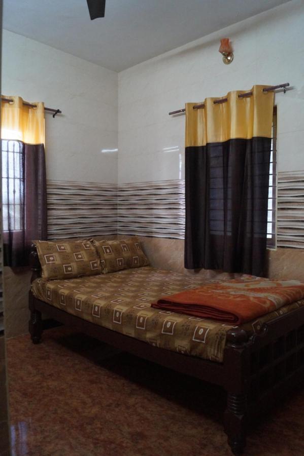Wins Rooms Valparai Exterior foto
