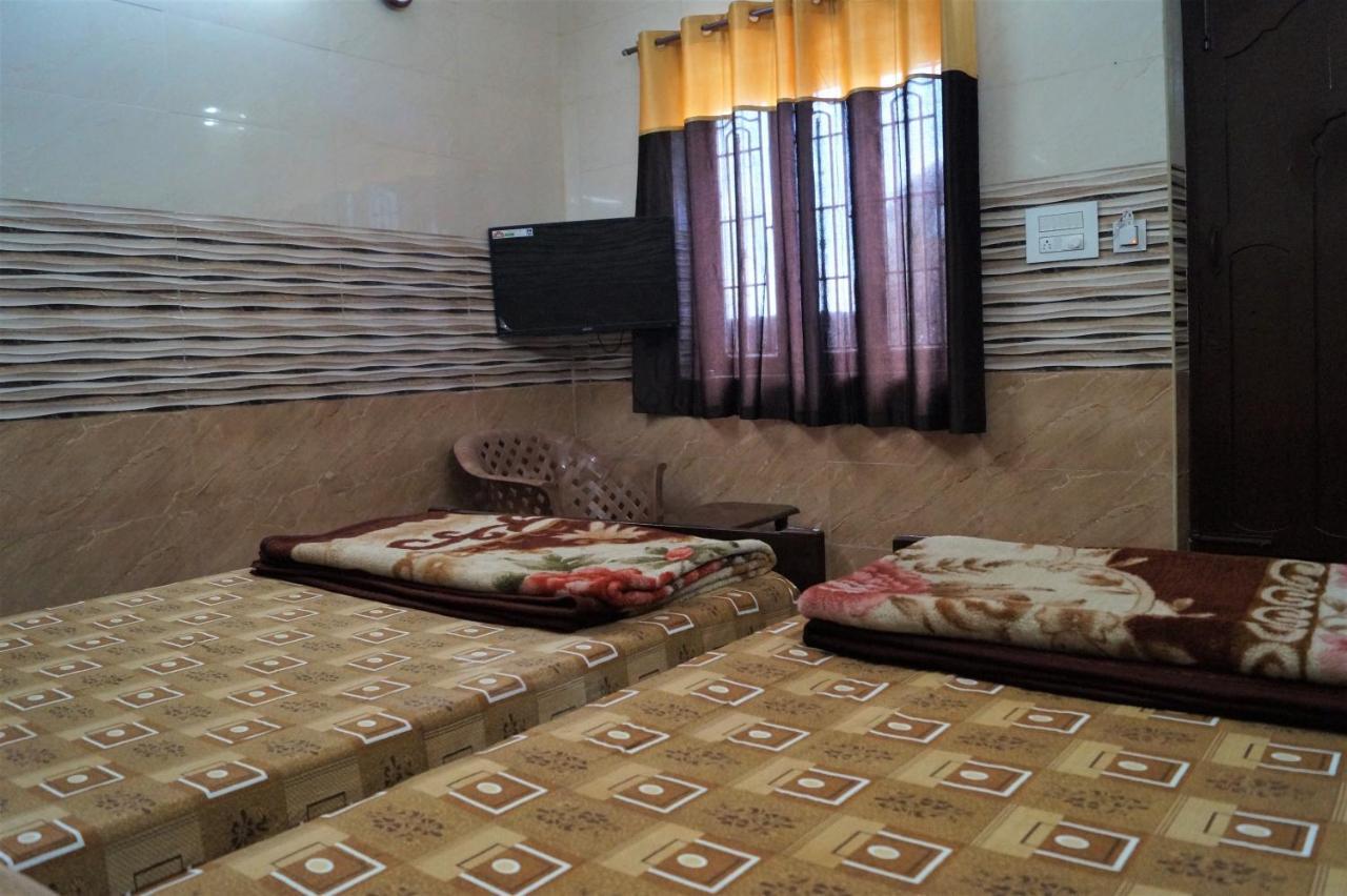 Wins Rooms Valparai Exterior foto