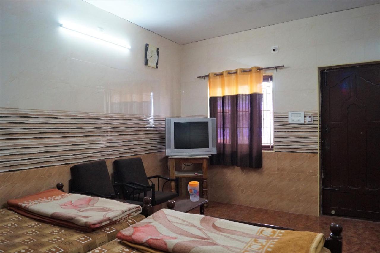 Wins Rooms Valparai Exterior foto