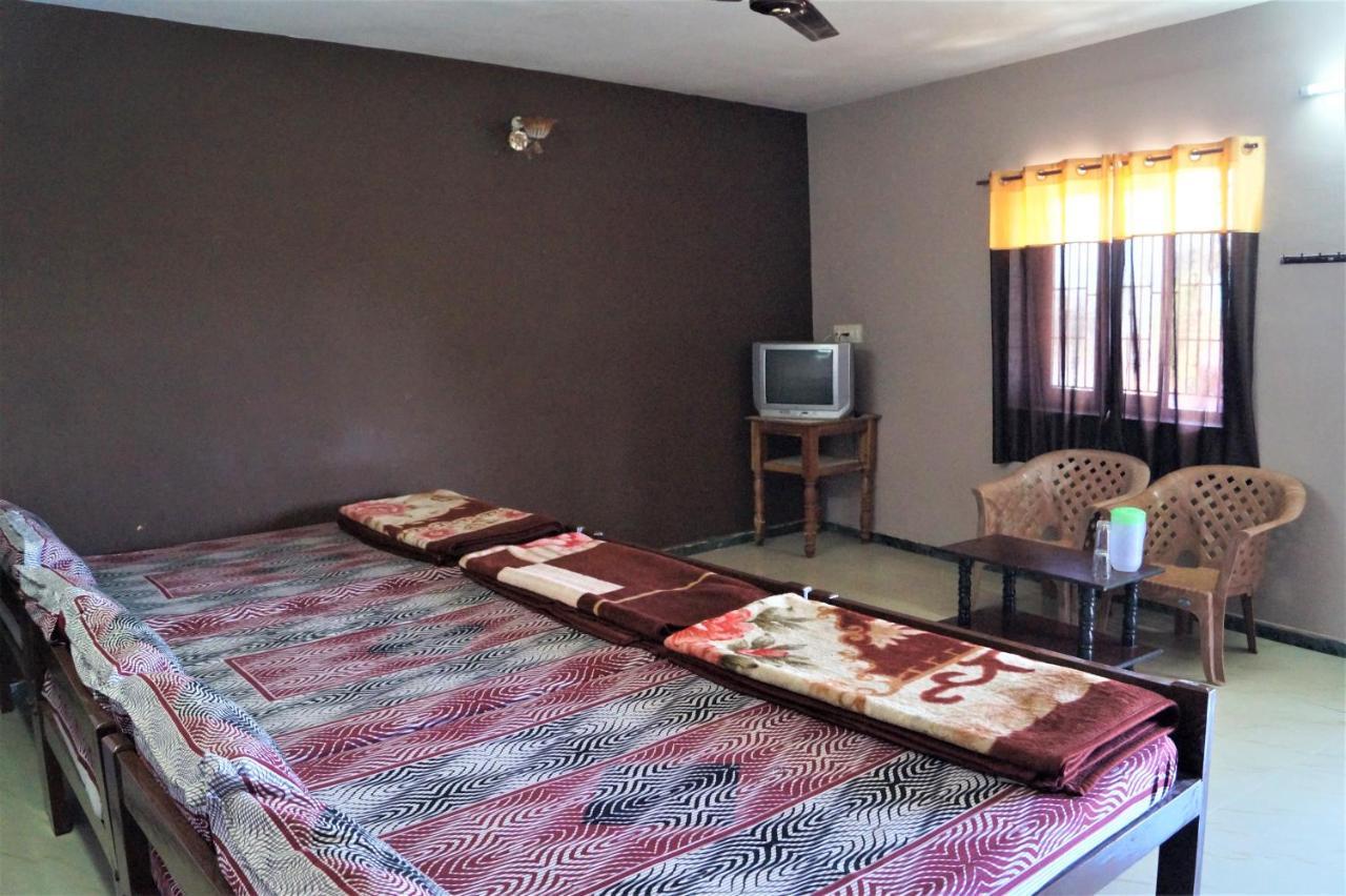 Wins Rooms Valparai Exterior foto