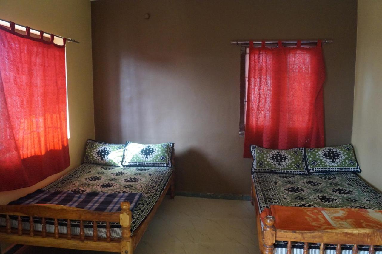 Wins Rooms Valparai Exterior foto