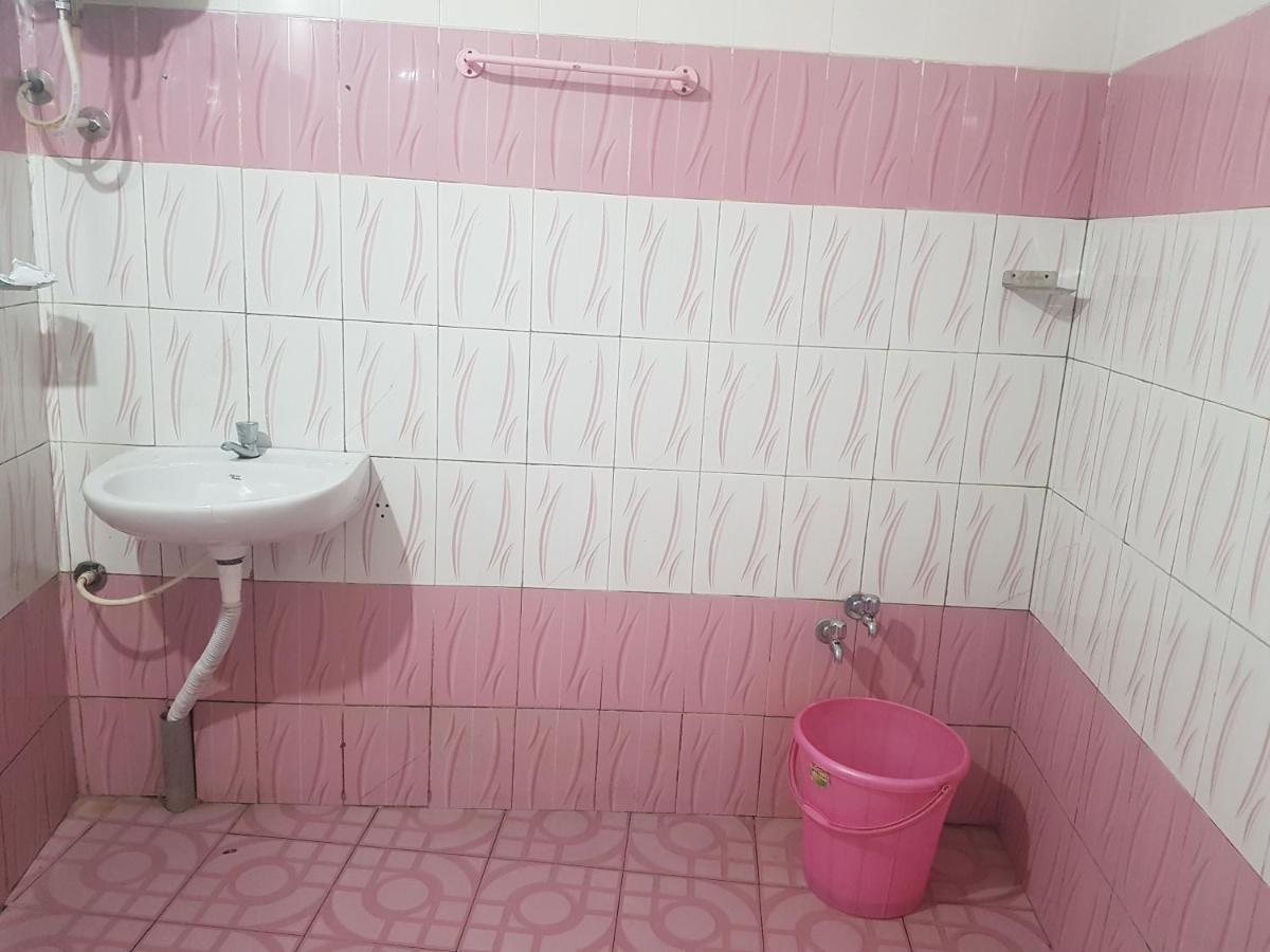 Wins Rooms Valparai Exterior foto